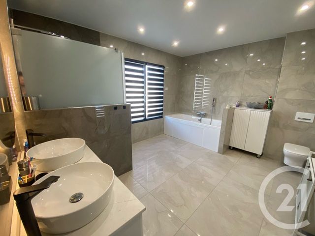 Maison à vendre - 6 pièces - 167 m2 - Dammartin En Goele - 77 - ILE-DE-FRANCE