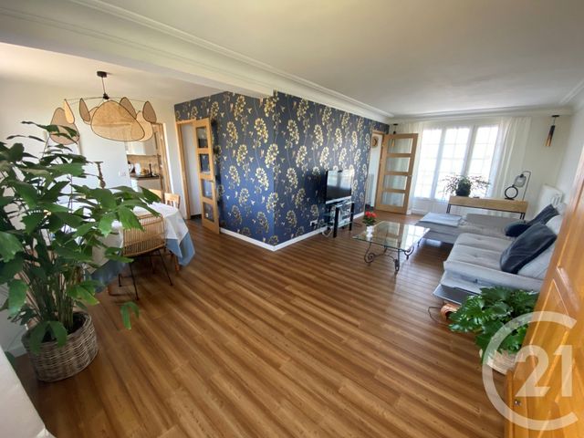 Afficher la photo en grand Maison à vendre - 6 pièces - 101 m2 - Dammartin En Goele - 77 - ILE-DE-FRANCE