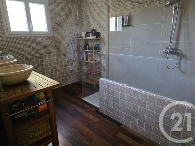 Afficher la photo en grand Maison à vendre - 6 pièces - 242,70 m2 - St Pathus - 77 - ILE-DE-FRANCE