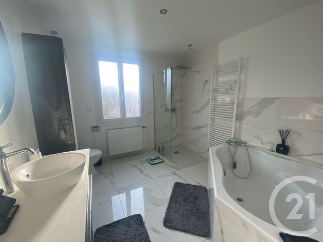 Maison à vendre - 6 pièces - 185 m2 - Dammartin En Goele - 77 - ILE-DE-FRANCE