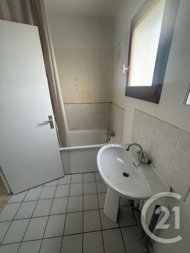 Appartement F2 &agrave; vendre - 2 pi&egrave;ces - 42,90 m2 - Moussy Le Vieux - 77 - ILE-DE-FRANCE