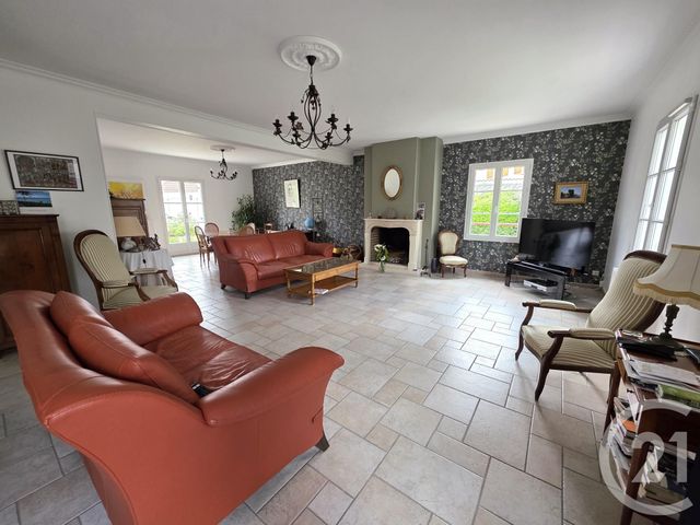 Afficher la photo en grand Maison à vendre - 8 pièces - 280 m2 - St Soupplets - 77 - ILE-DE-FRANCE